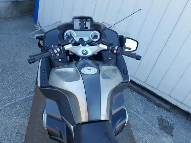 WB10A1306HZ431607 - 2017 BMW R1200 RT SILVER photo 5