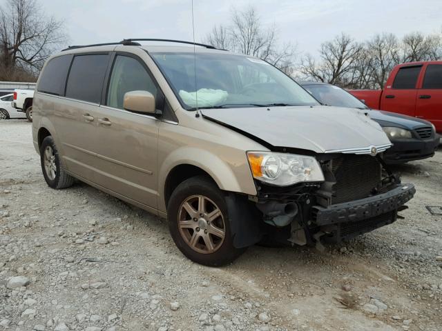 2A8HR54P78R609920 - 2008 CHRYSLER TOWN & COU GOLD photo 1