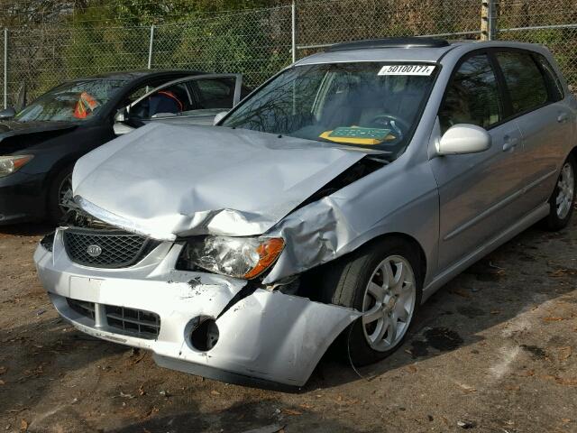 KNAFE161565271663 - 2006 KIA SPECTRA5 SILVER photo 2