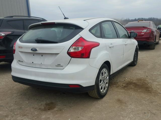 1FADP3K29DL223743 - 2013 FORD FOCUS SE WHITE photo 4