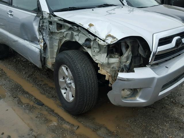 JTEZU14R868046241 - 2006 TOYOTA 4RUNNER SR SILVER photo 9