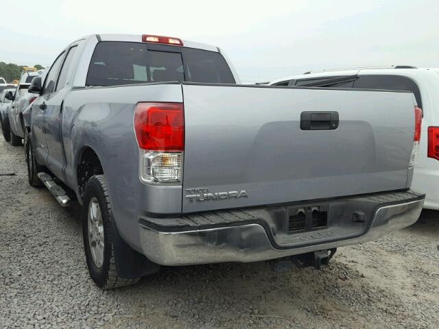 5TFRY5F17BX113872 - 2011 TOYOTA TUNDRA DOU SILVER photo 3