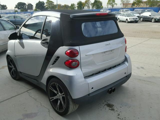 WMEEK31X38K140624 - 2008 SMART FORTWO PAS 银色 照片 3