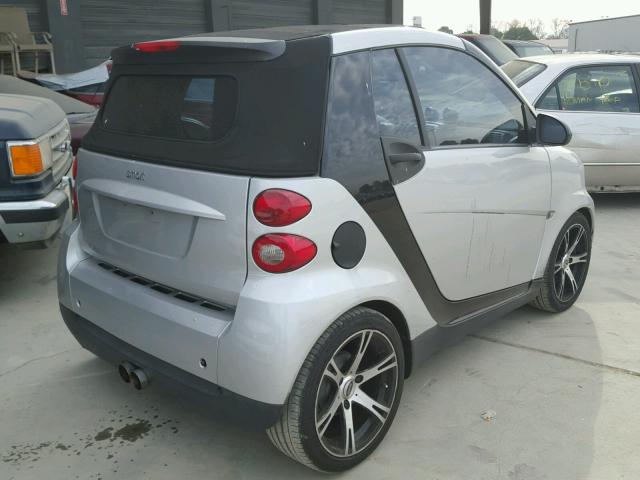 WMEEK31X38K140624 - 2008 SMART FORTWO PAS 银色 照片 4