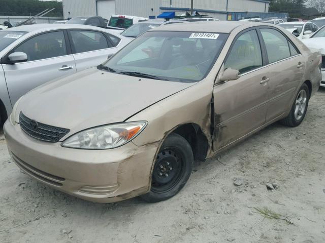 4T1BE32K22U072853 - 2002 TOYOTA CAMRY LE GOLD photo 2