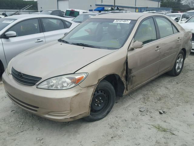 4T1BE32K22U072853 - 2002 TOYOTA CAMRY LE ოქროსფერი ფოტო 2