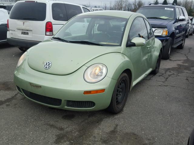 3VWPG3AG6AM008851 - 2010 VOLKSWAGEN NEW BEETLE 绿色 照片 2