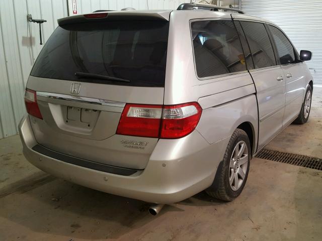 5FNRL38835B111502 - 2005 HONDA ODYSSEY TO SILVER photo 4