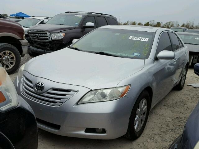 4T1BK46KX8U065988 - 2008 TOYOTA CAMRY LE SILVER photo 2