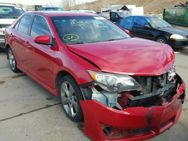 4T1BK1FK1CU523070 - 2012 TOYOTA CAMRY SE RED photo 1