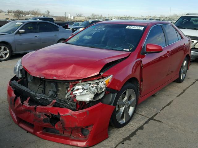 4T1BK1FK1CU523070 - 2012 TOYOTA CAMRY SE RED photo 2