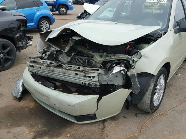 1FAHP3FN0AW134966 - 2010 FORD FOCUS SE GREEN photo 9