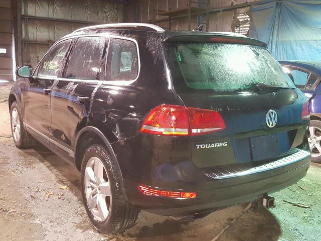WVGFF9BP9BD000433 - 2011 VOLKSWAGEN TOUAREG V6 BLACK photo 3