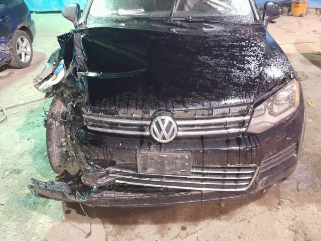 WVGFF9BP9BD000433 - 2011 VOLKSWAGEN TOUAREG V6 BLACK photo 7