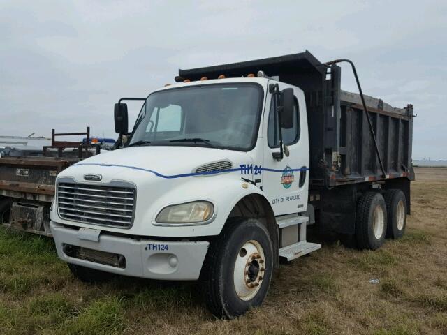 1FVHCYCS24HM85744 - 2004 FREIGHTLINER M2 106 MED WHITE photo 2