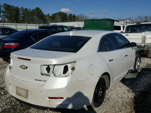 1G11E5SA9GF137625 - 2016 CHEVROLET MALIBU LIM WHITE photo 4