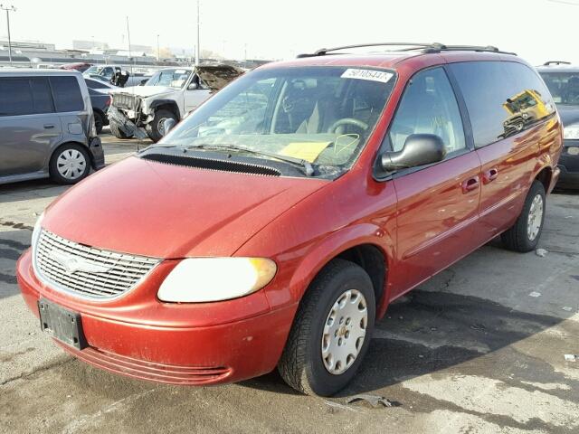 2C4GP44362R595418 - 2002 CHRYSLER TOWN & COU RED photo 2