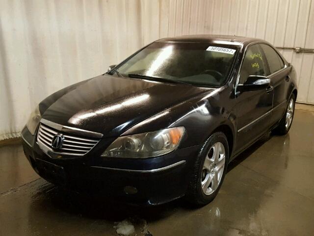 JH4KB16506C005300 - 2006 ACURA RL BLACK photo 2