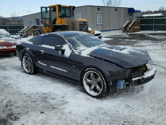 1ZVHT82H675228669 - 2007 FORD MUSTANG GT GRAY photo 1