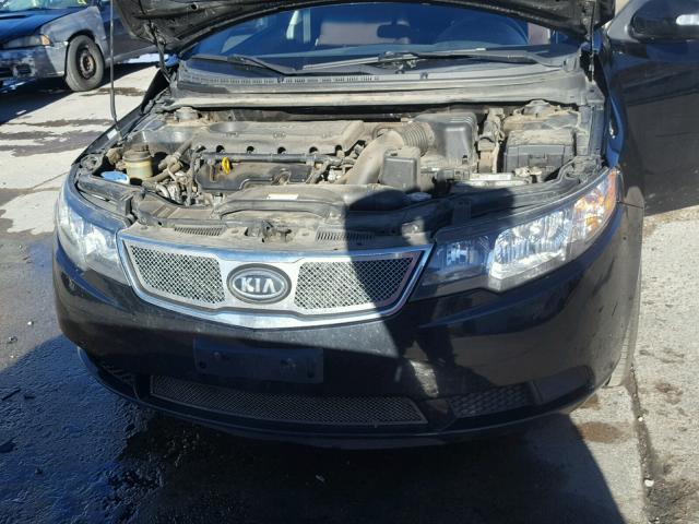 KNAFU4A28A5828238 - 2010 KIA FORTE EX BLACK photo 7