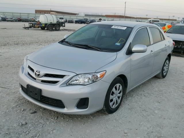 2T1BU4EE1DC071468 - 2013 TOYOTA COROLLA BA SILVER photo 2