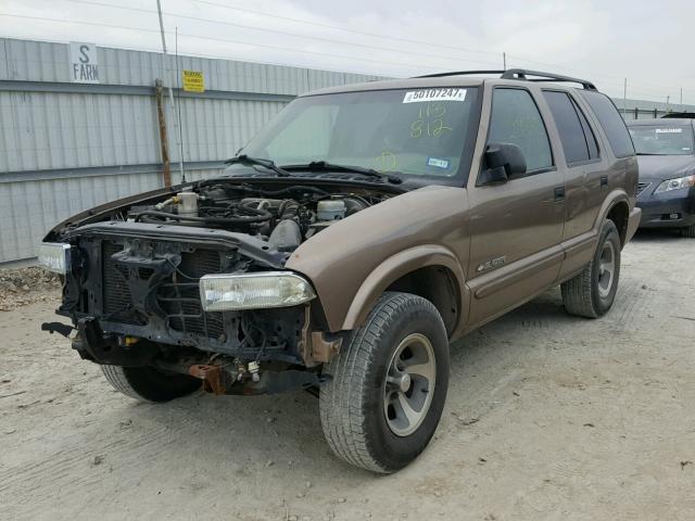 1GNCS13X04K113812 - 2004 CHEVROLET BLAZER BROWN photo 2