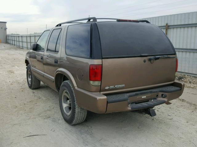 1GNCS13X04K113812 - 2004 CHEVROLET BLAZER BROWN photo 3