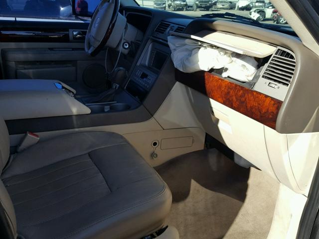 5LMFU27R44LJ05328 - 2004 LINCOLN NAVIGATOR BLACK photo 5