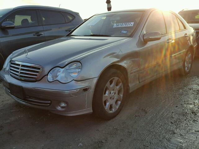 WDBRF56H56F742706 - 2006 MERCEDES-BENZ C 350 SILVER photo 2