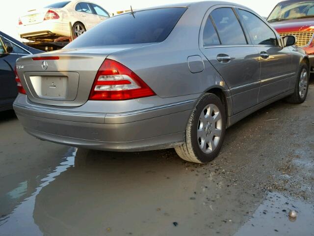 WDBRF56H56F742706 - 2006 MERCEDES-BENZ C 350 SILVER photo 4