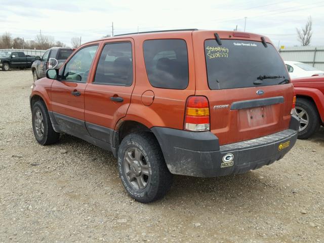 1FMYU02Z35KC22073 - 2005 FORD ESCAPE XLS ORANGE photo 3