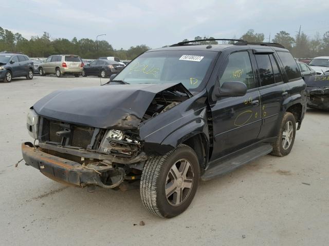 1GNDT13S552146716 - 2005 CHEVROLET TRAILBLAZE BLACK photo 2