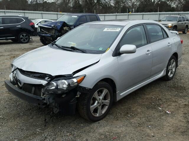 2T1BU4EEXCC905686 - 2012 TOYOTA COROLLA BA SILVER photo 2