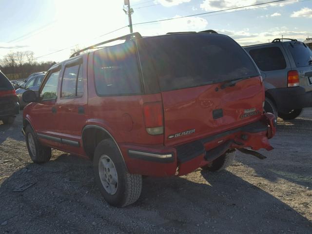 1GNDT13W9W2255961 - 1998 CHEVROLET BLAZER RED photo 3