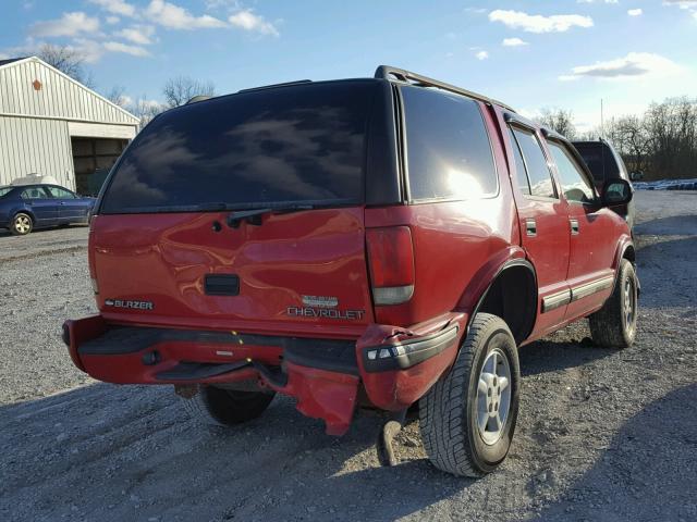 1GNDT13W9W2255961 - 1998 CHEVROLET BLAZER RED photo 4