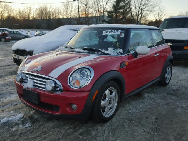 WMWMF33529TT69833 - 2009 MINI COOPER RED photo 2