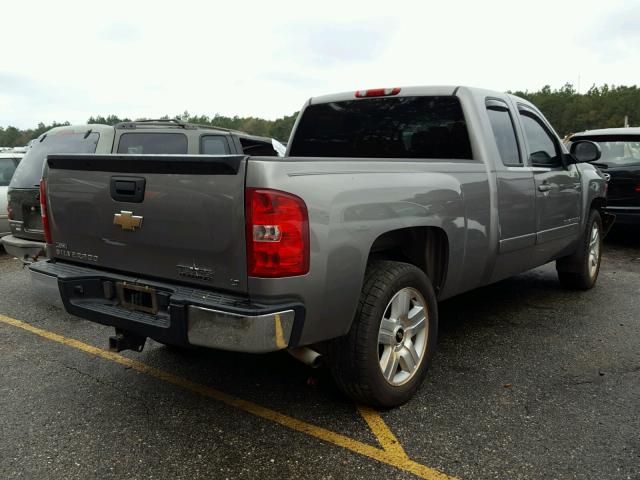 1GCEC190X8Z325851 - 2008 CHEVROLET SILVERADO GRAY photo 4