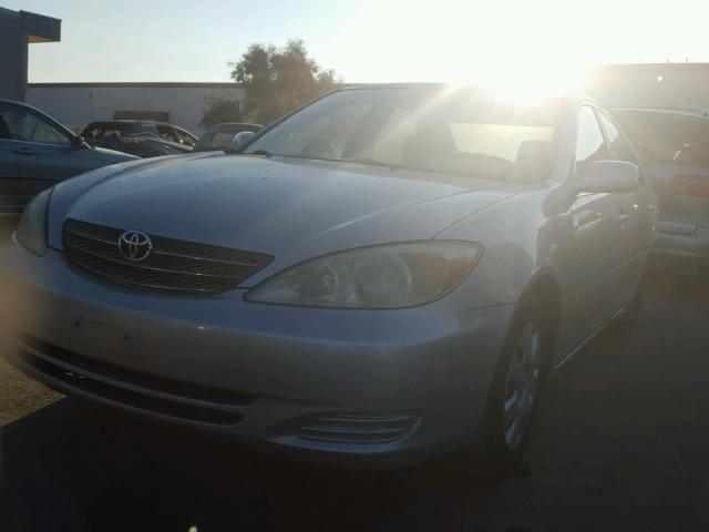 4T1BE32K14U802299 - 2004 TOYOTA CAMRY LE SILVER photo 2