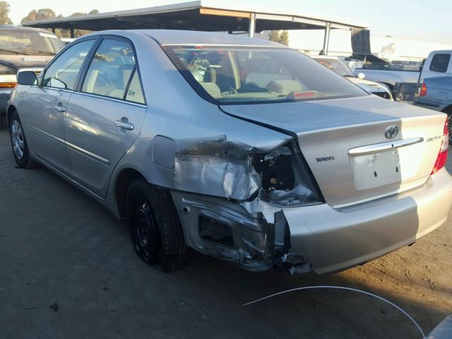 4T1BE32K14U802299 - 2004 TOYOTA CAMRY LE SILVER photo 3