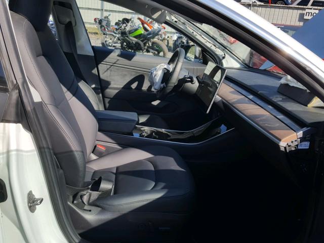 5YJ3E1EA2JF009288 - 2018 TESLA MODEL 3 WHITE photo 5