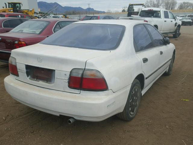 1HGCD5630VA197206 - 1997 HONDA ACCORD LX WHITE photo 4