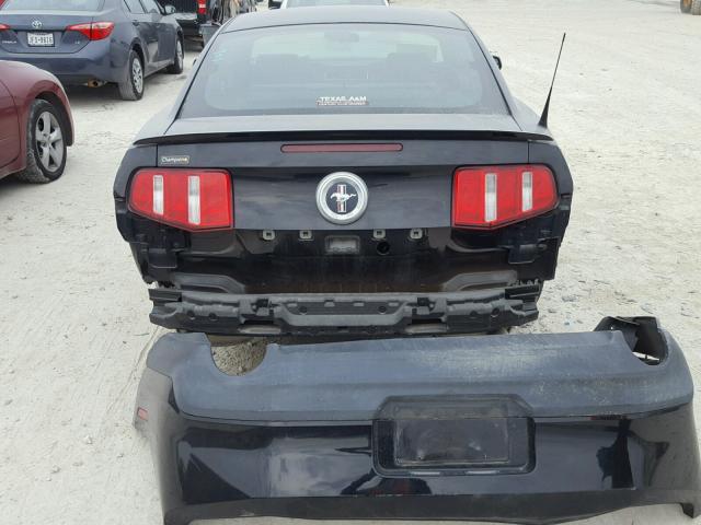 1ZVBP8AM5B5149978 - 2011 FORD MUSTANG BLACK photo 9