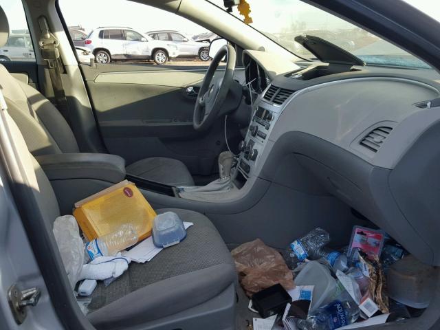 1G1ZB5E06CF303320 - 2012 CHEVROLET MALIBU LS 银色 照片 5