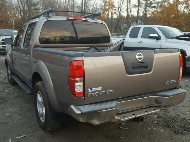 1N6AD07W66C409885 - 2006 NISSAN FRONTIER C BEIGE photo 3