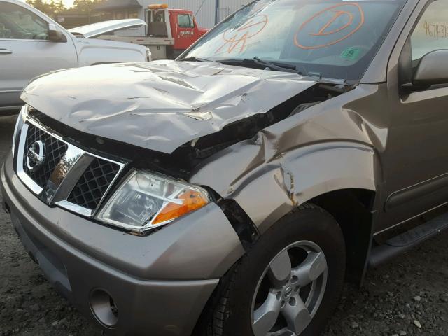 1N6AD07W66C409885 - 2006 NISSAN FRONTIER C BEIGE photo 9