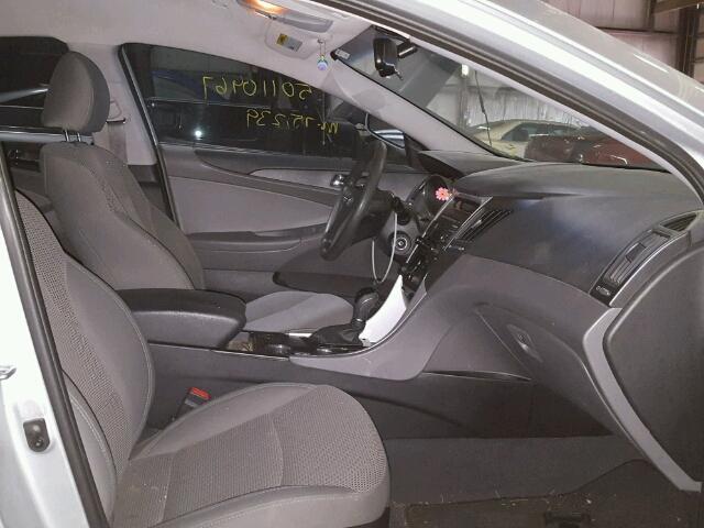 5NPEB4AC2DH685174 - 2013 HYUNDAI SONATA GLS SILVER photo 5