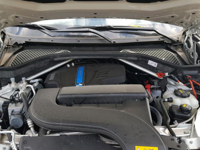 5UXKT0C56J0W00061 - 2018 BMW X5 XDR40E Beyaz fotoğraf 7