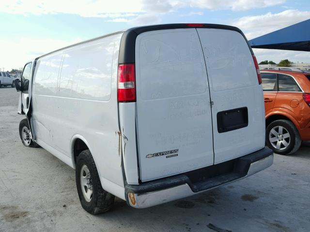 1GCWGGCF1F1271375 - 2015 CHEVROLET EXPRESS G2 WHITE photo 3