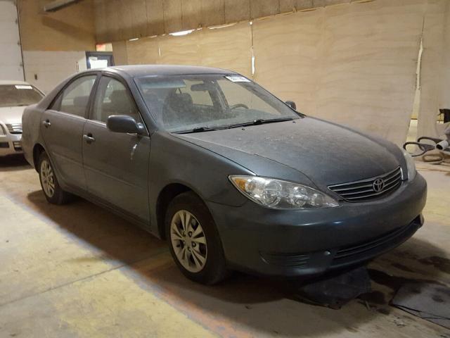 4T1BF30K05U109628 - 2005 TOYOTA CAMRY LE 灰色 照片 1