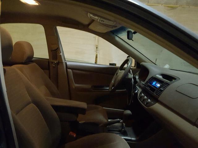 4T1BF30K05U109628 - 2005 TOYOTA CAMRY LE 灰色 照片 5